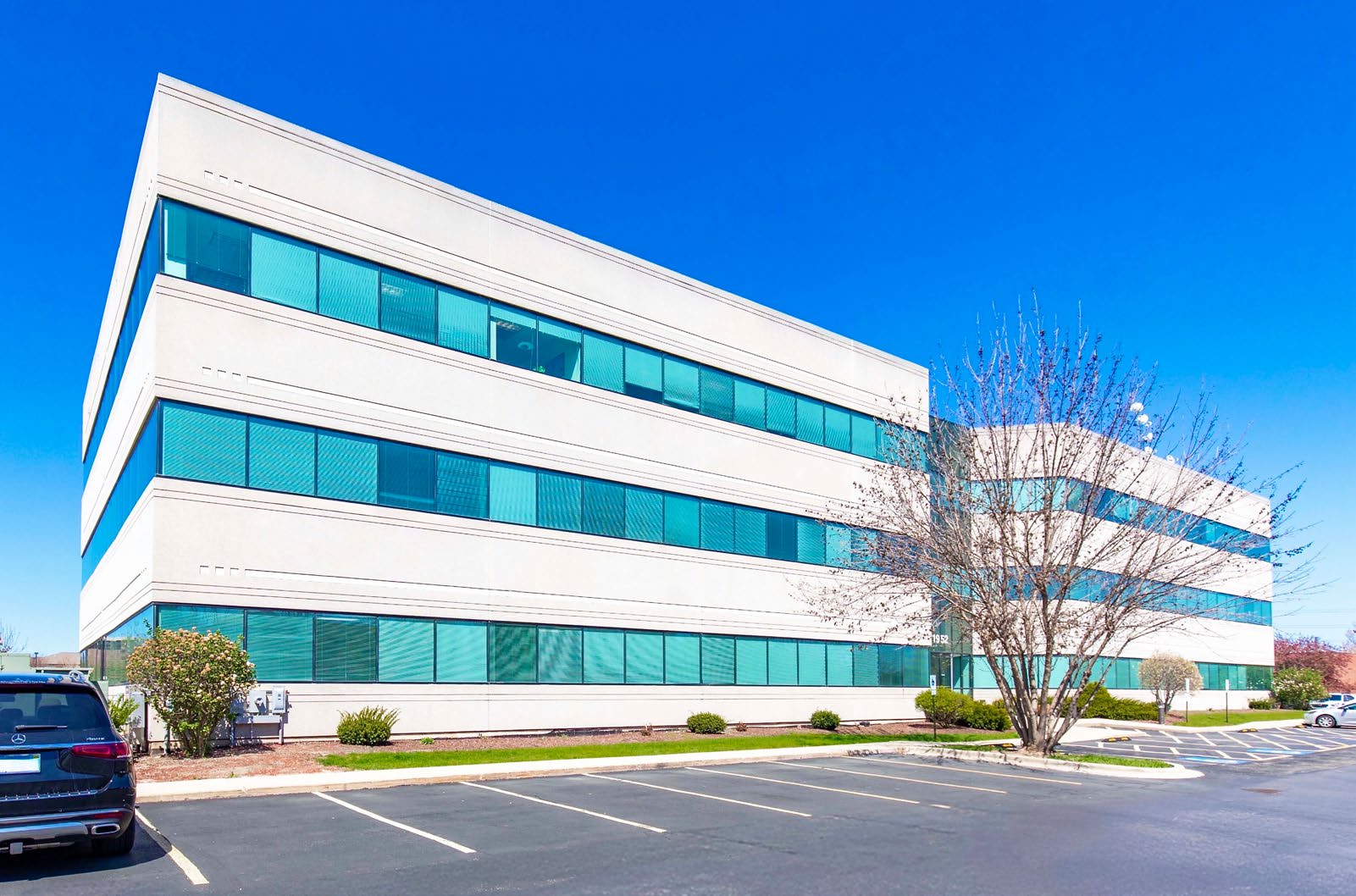 Exterior of McDowell Centre office building in Naperville, IL